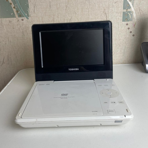Toshiba sdp77swb 7in - 7in, flip